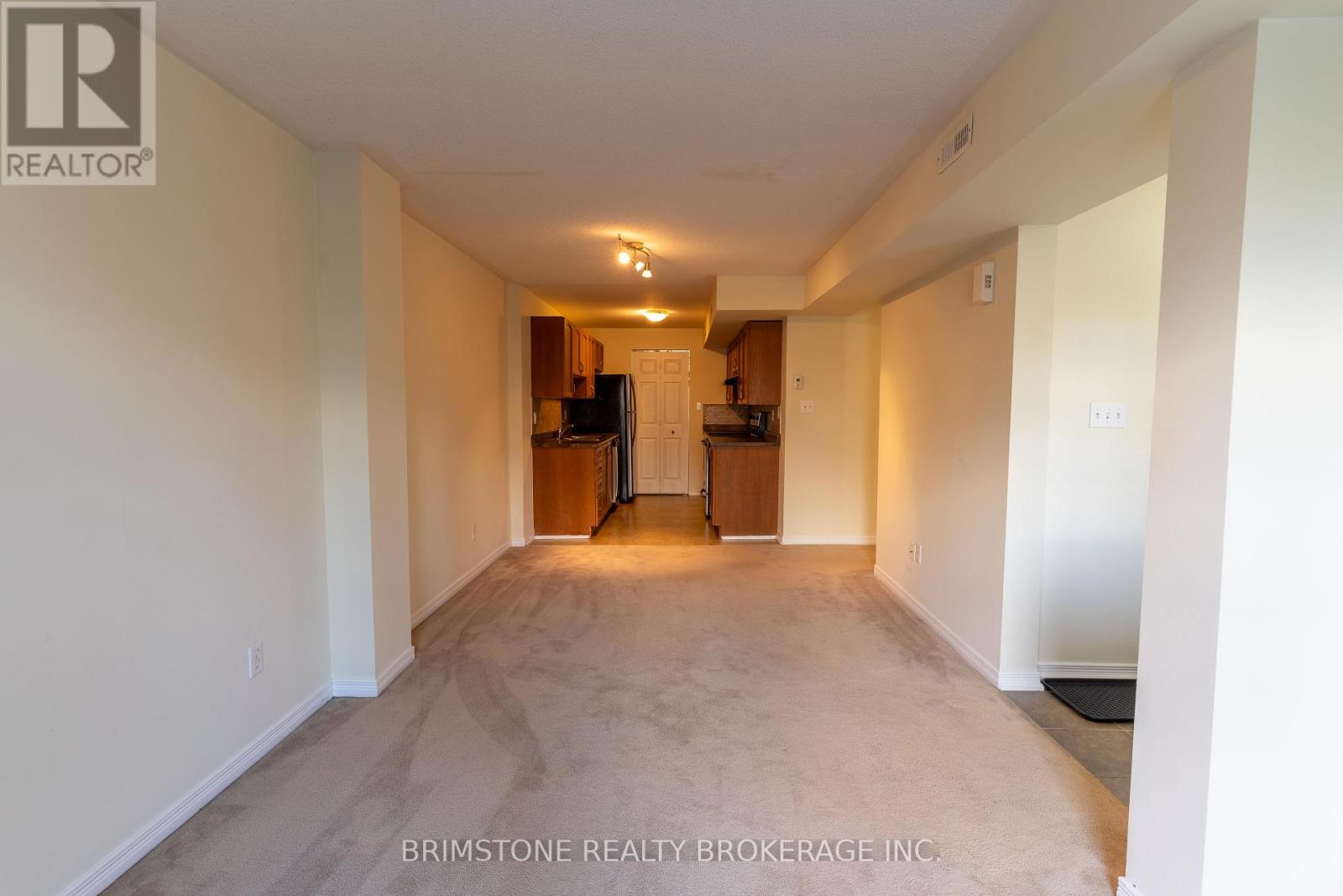 #33 / #34 - 175 Stanley Street, Barrie, Ontario  L4M 0G2 - Photo 5 - S12410970