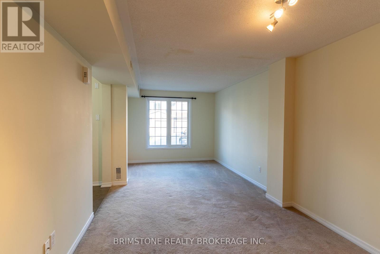 #33 / #34 - 175 Stanley Street, Barrie, Ontario  L4M 0G2 - Photo 6 - S12410970