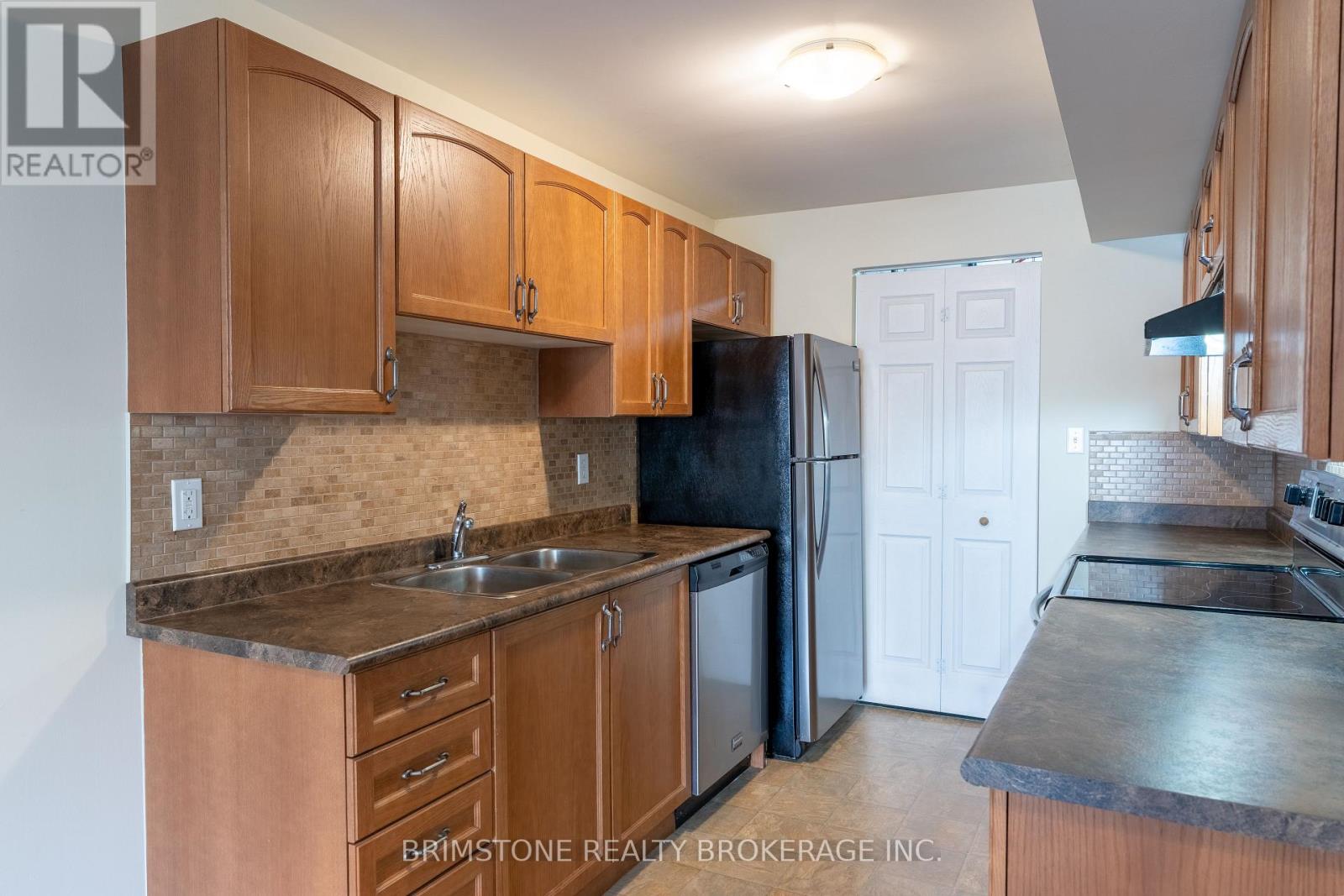 #33 / #34 - 175 Stanley Street, Barrie, Ontario  L4M 0G2 - Photo 9 - S12410970
