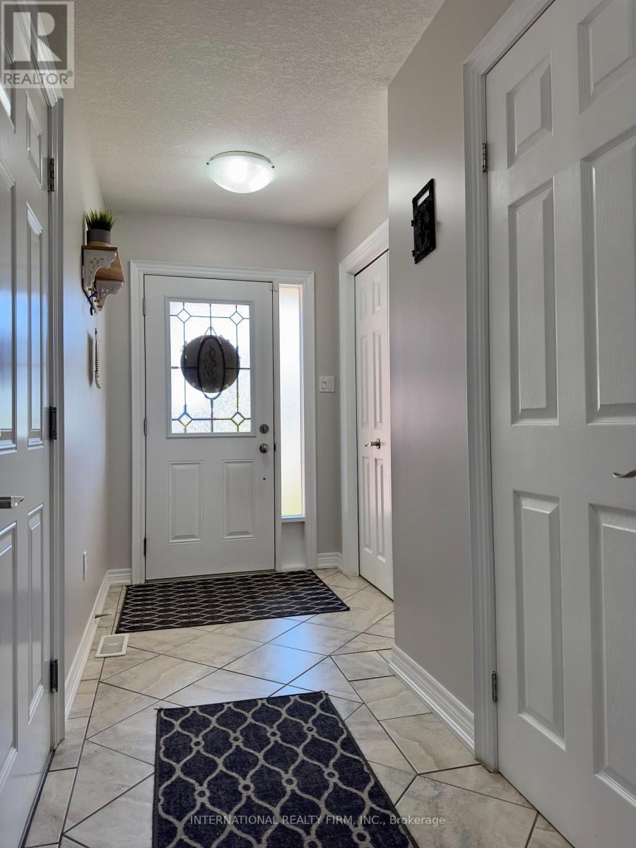 1409 Old Zeller Drive, Kitchener, Ontario  N2A 4M8 - Photo 4 - X12410974