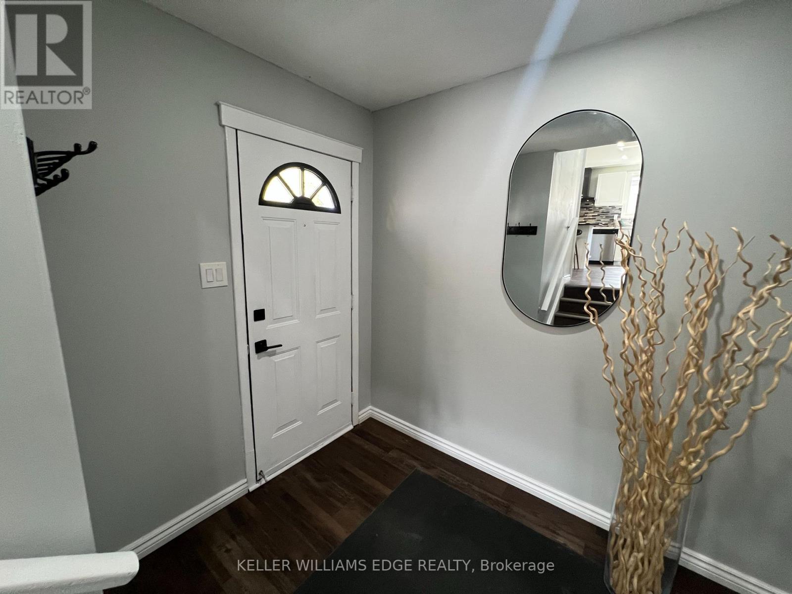 228 Lawnhurst Court, Hamilton, Ontario  L8V 4R4 - Photo 4 - X12410985