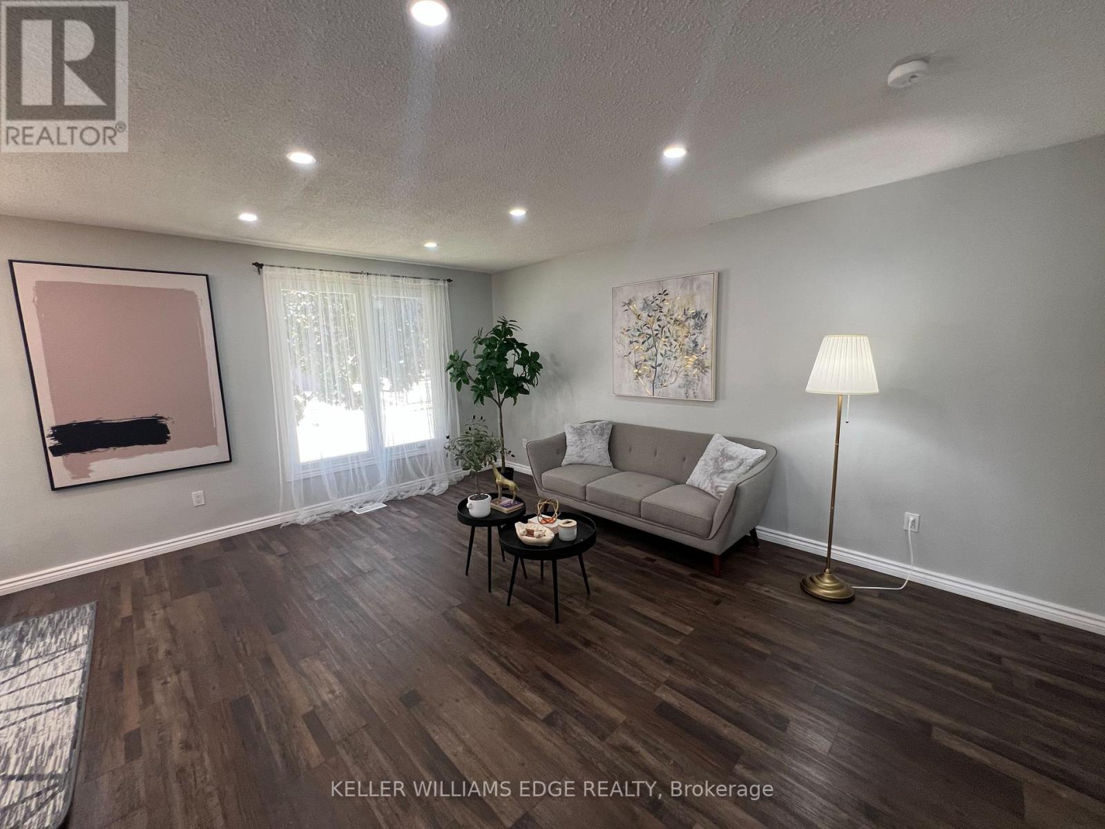 228 Lawnhurst Court, Hamilton, Ontario  L8V 4R4 - Photo 7 - X12410985