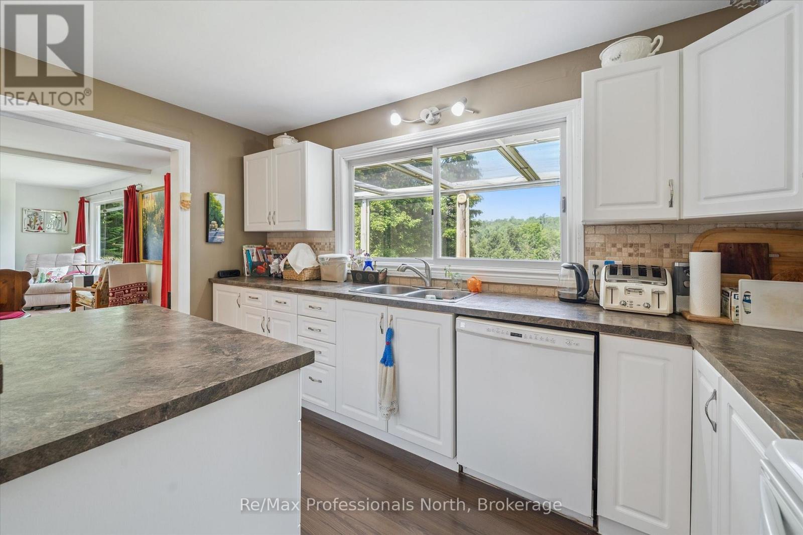 1042 River Haven Road, Bracebridge, Ontario  P1L 1X1 - Photo 17 - X12331846