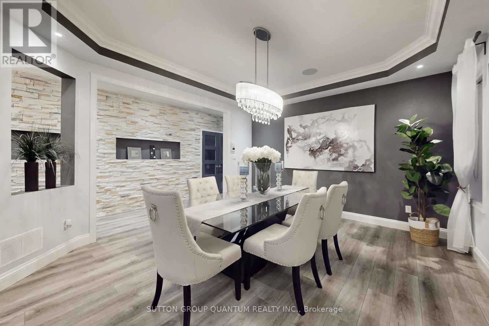 556 Bridgeview Road, Oakville, Ontario  L6M 0P2 - Photo 6 - W12410648