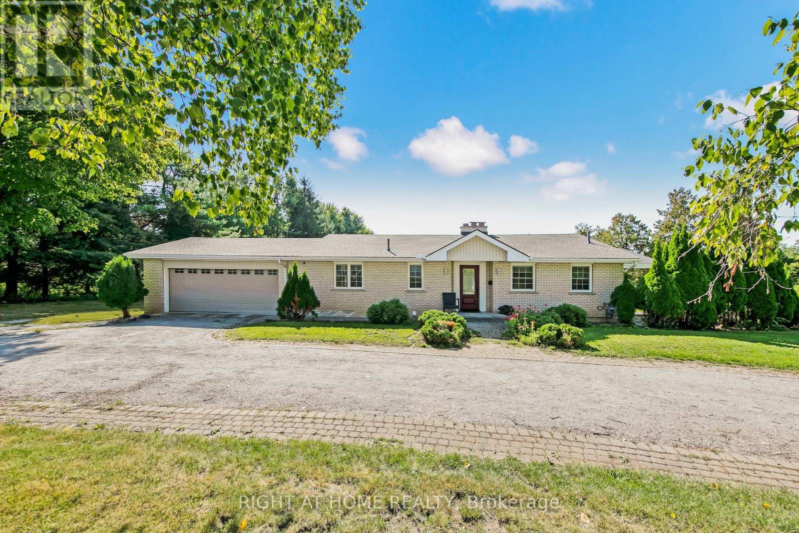 1905 LOCKHART ROAD, Innisfil, Ontario