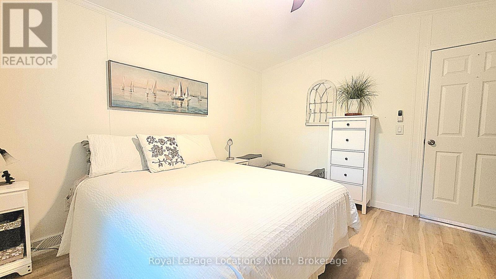 91 Georgian Glen Drive, Wasaga Beach, Ontario  L9Z 1K8 - Photo 14 - S12340328