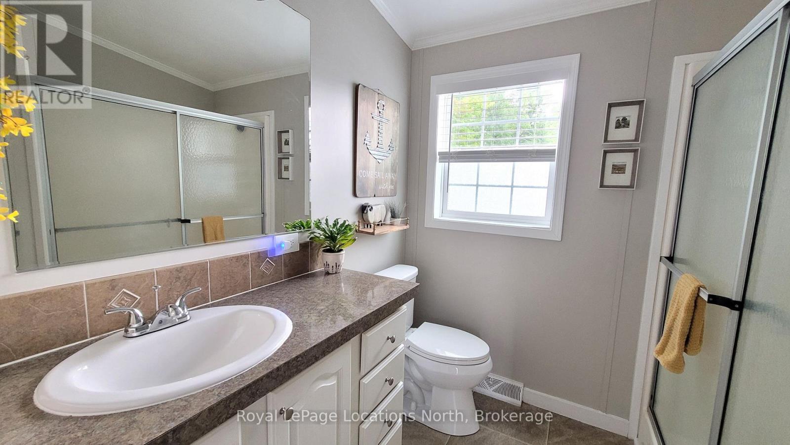 91 Georgian Glen Drive, Wasaga Beach, Ontario  L9Z 1K8 - Photo 16 - S12340328