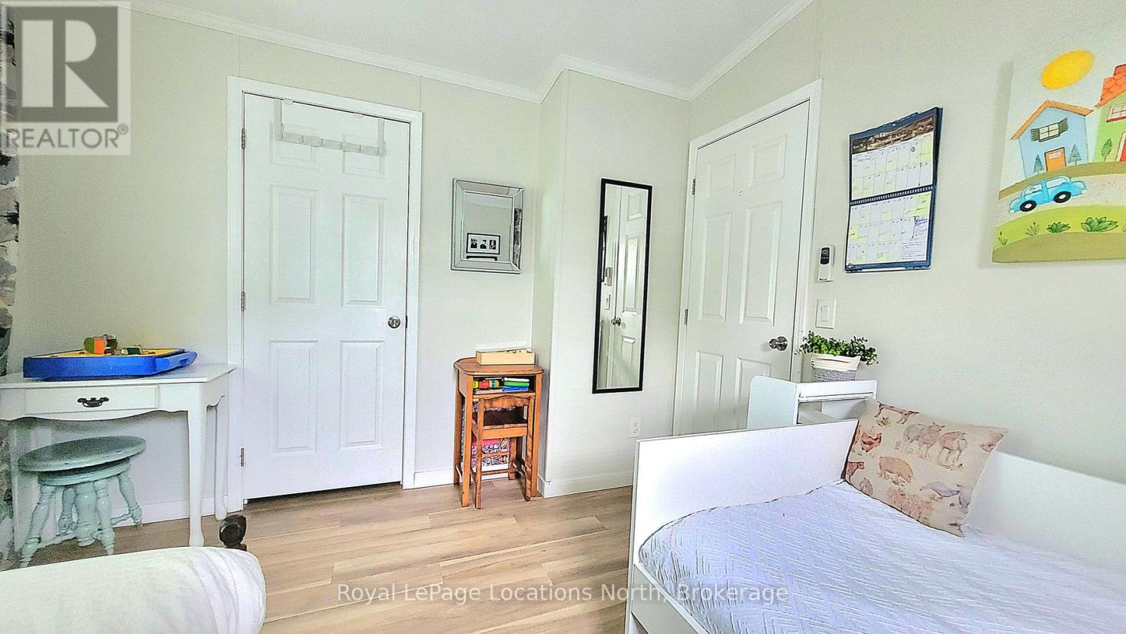 91 Georgian Glen Drive, Wasaga Beach, Ontario  L9Z 1K8 - Photo 19 - S12340328