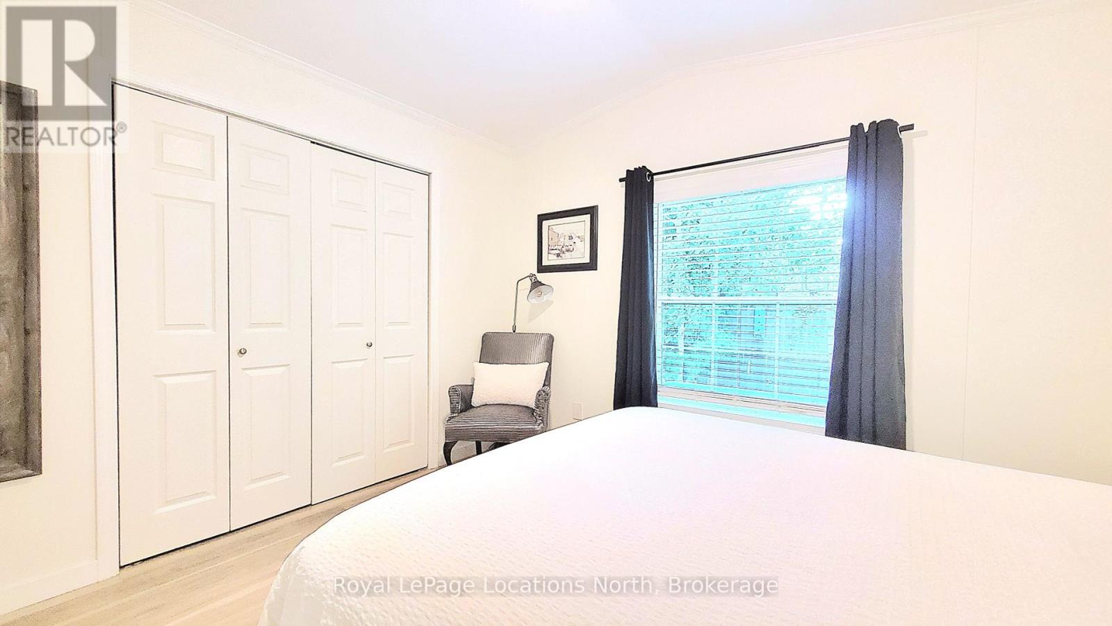 91 Georgian Glen Drive, Wasaga Beach, Ontario  L9Z 1K8 - Photo 15 - S12340328