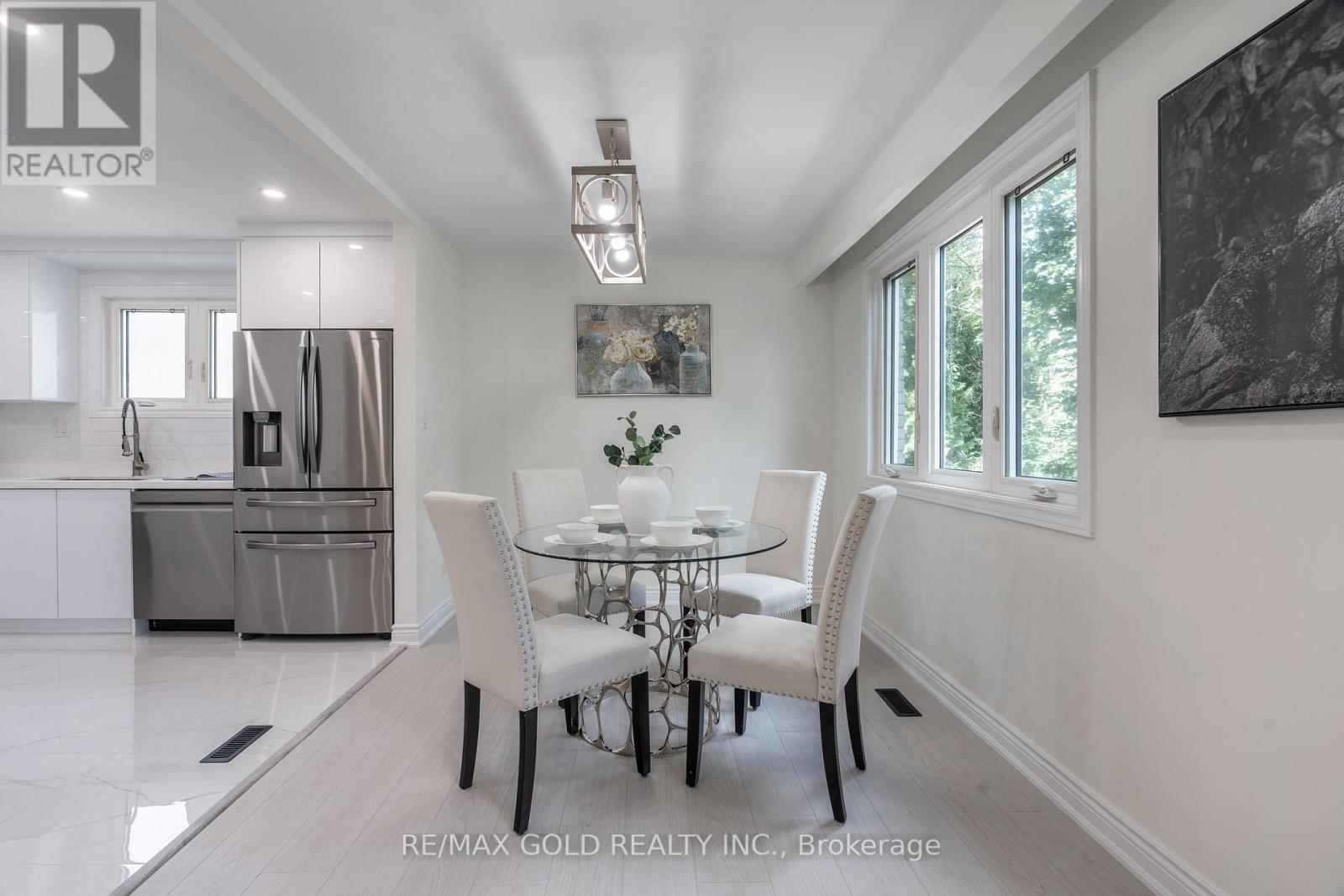 384 Westwood Drive, Kitchener, Ontario  N2M 2L6 - Photo 17 - X12402632
