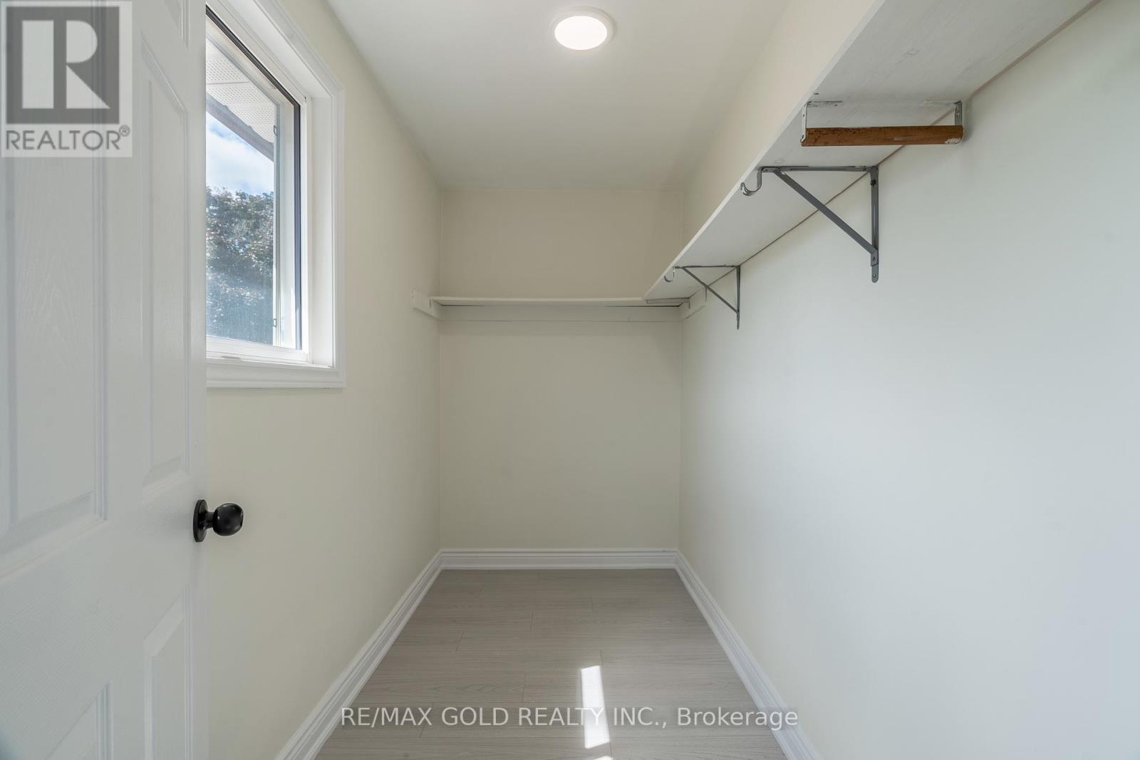384 Westwood Drive, Kitchener, Ontario  N2M 2L6 - Photo 23 - X12402632