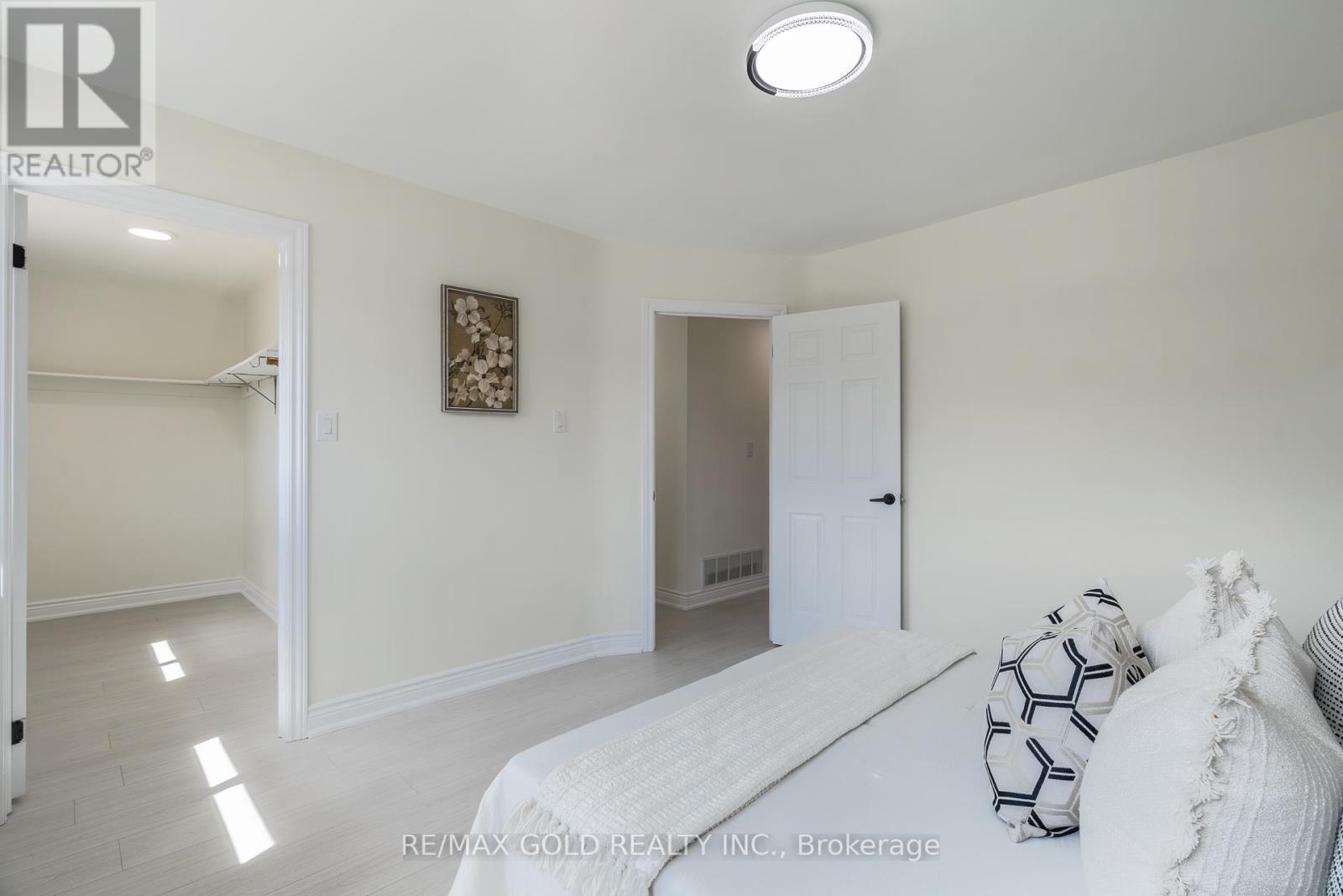384 Westwood Drive, Kitchener, Ontario  N2M 2L6 - Photo 22 - X12402632