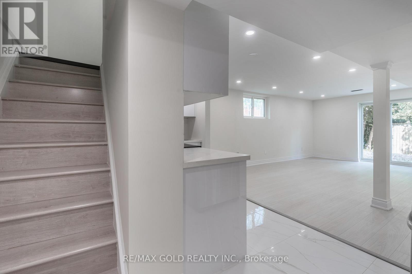 384 Westwood Drive, Kitchener, Ontario  N2M 2L6 - Photo 31 - X12402632