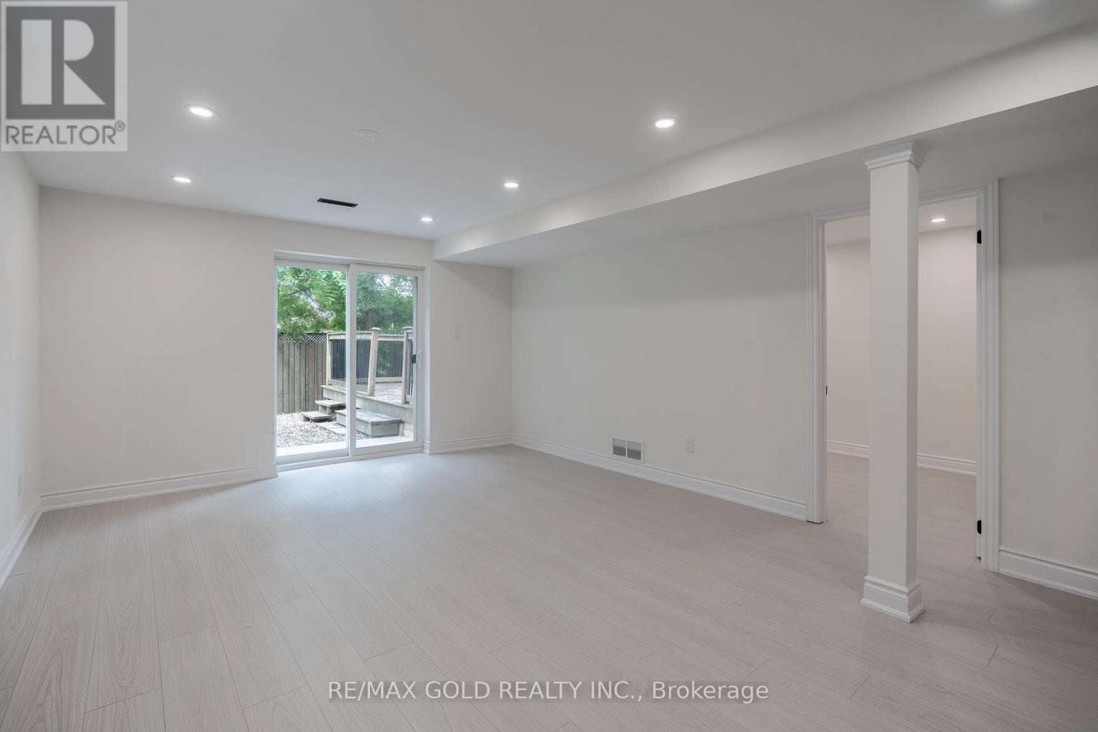 384 Westwood Drive, Kitchener, Ontario  N2M 2L6 - Photo 33 - X12402632