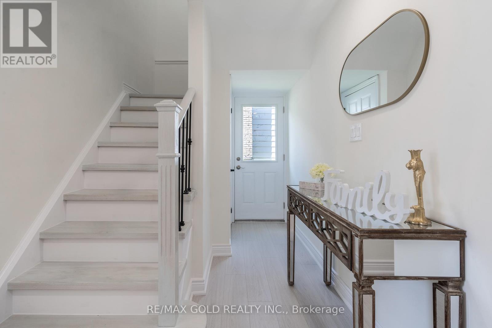 384 Westwood Drive, Kitchener, Ontario  N2M 2L6 - Photo 6 - X12402632