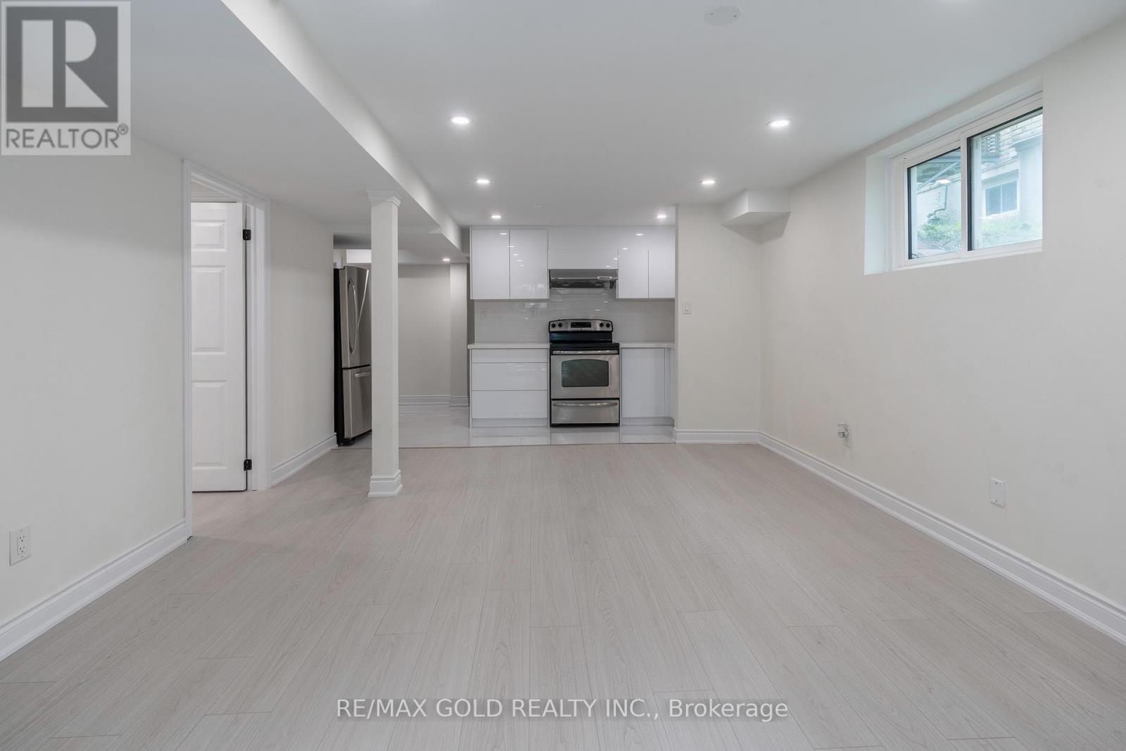 384 Westwood Drive, Kitchener, Ontario  N2M 2L6 - Photo 34 - X12402632