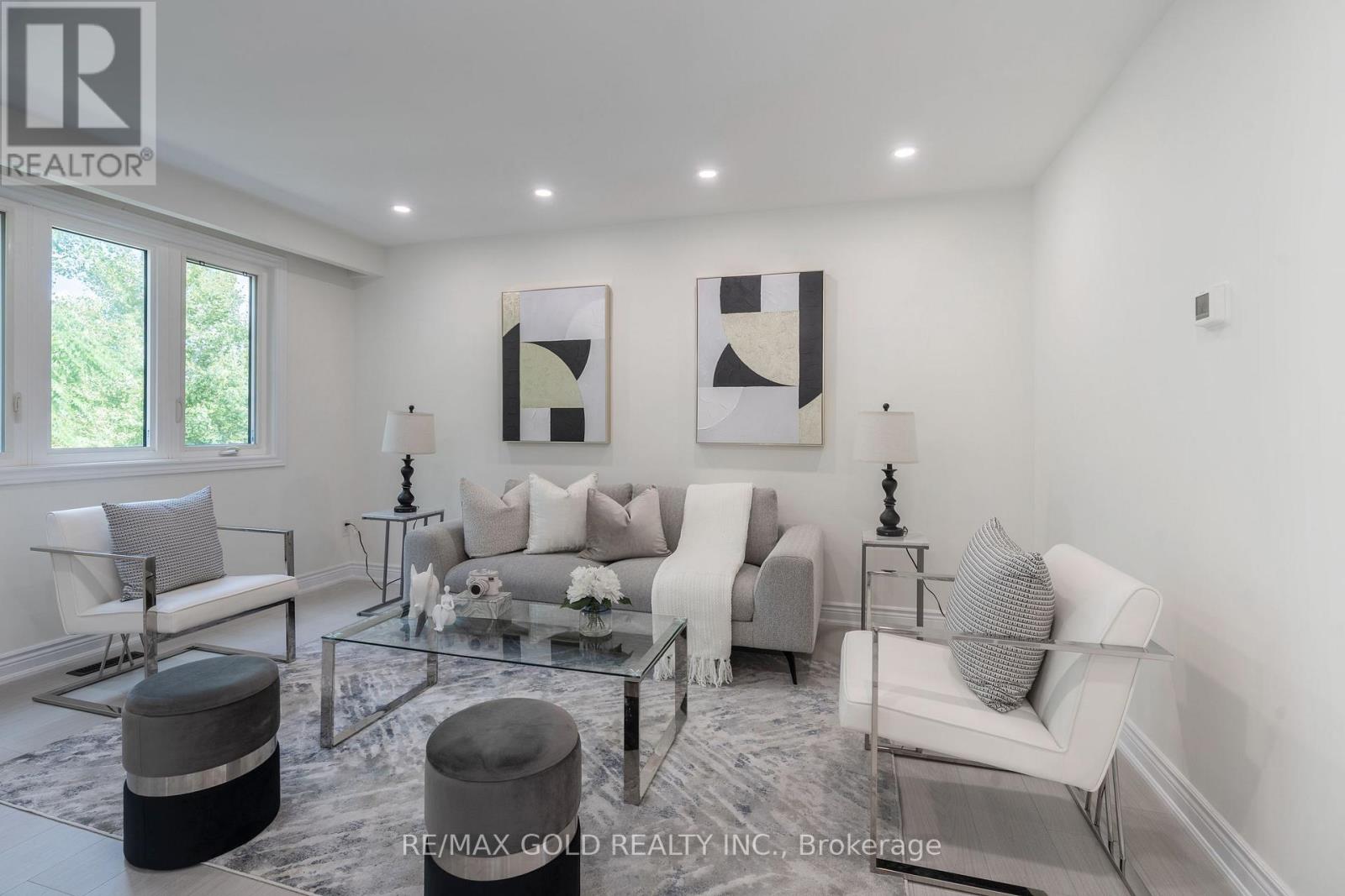 384 Westwood Drive, Kitchener, Ontario  N2M 2L6 - Photo 7 - X12402632