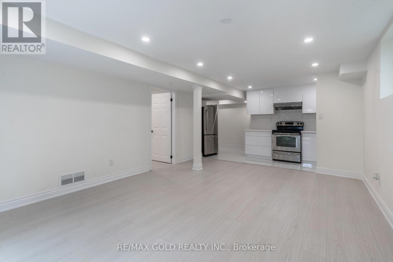 384 Westwood Drive, Kitchener, Ontario  N2M 2L6 - Photo 35 - X12402632