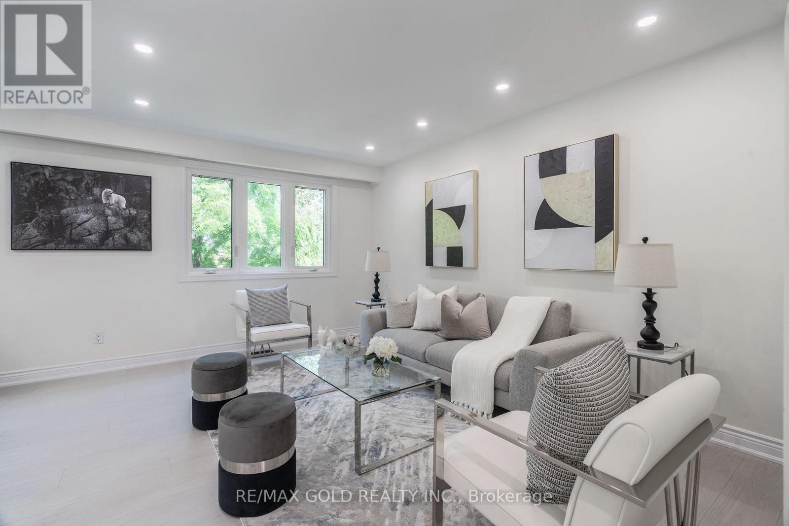 384 Westwood Drive, Kitchener, Ontario  N2M 2L6 - Photo 8 - X12402632
