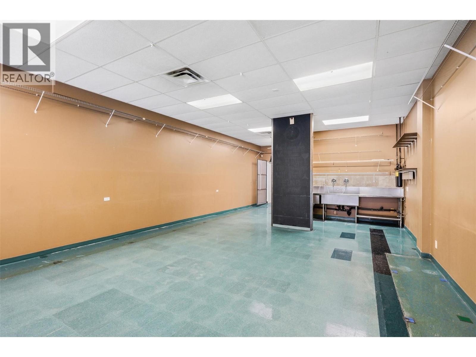 182 Tranquille Road, Kamloops, British Columbia  V2B 3G1 - Photo 8 - 10363378