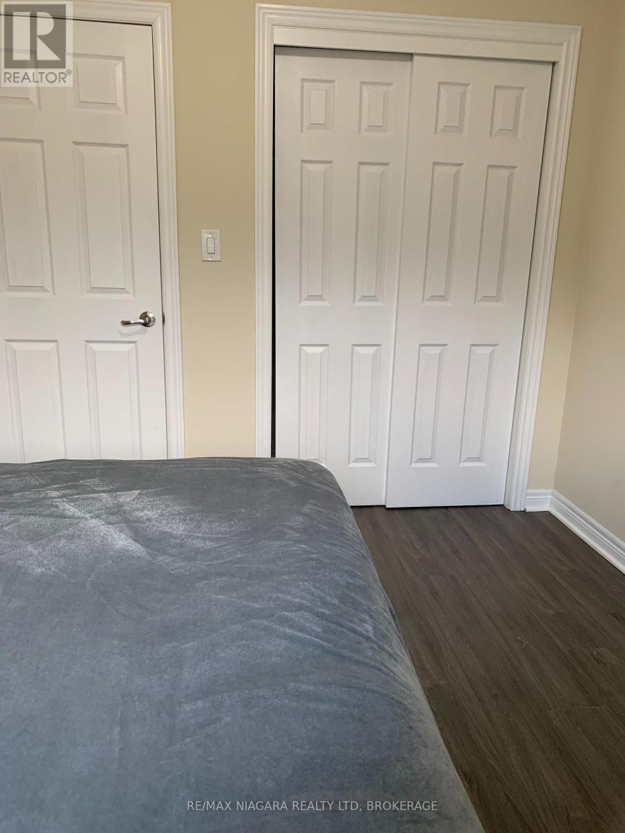 12 Haney Drive, Thorold, Ontario  L2V 0G4 - Photo 10 - X12411028