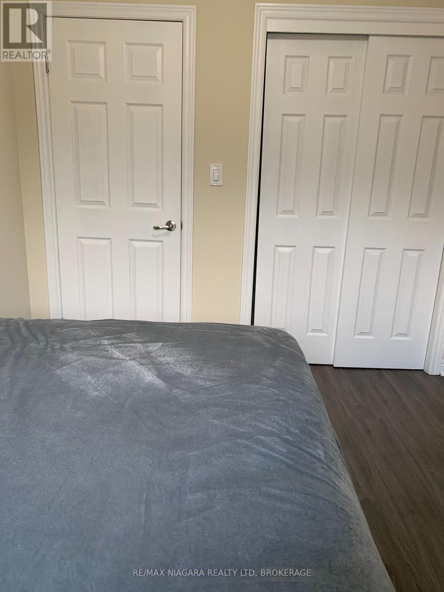 12 Haney Drive, Thorold, Ontario  L2V 0G4 - Photo 9 - X12411028