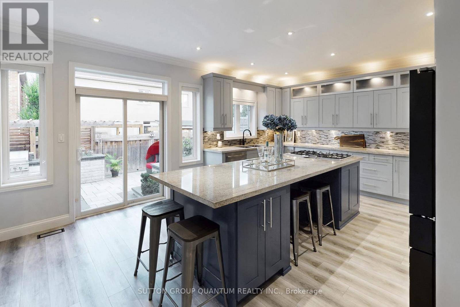 556 Bridgeview Road, Oakville, Ontario  L6M 0P2 - Photo 14 - W12410648