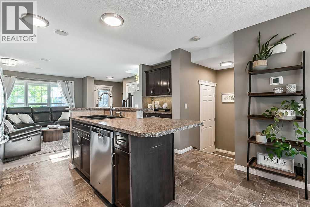 91 Cimarron Grove Close, Okotoks, Alberta  T1S 0H5 - Photo 10 - A2256938