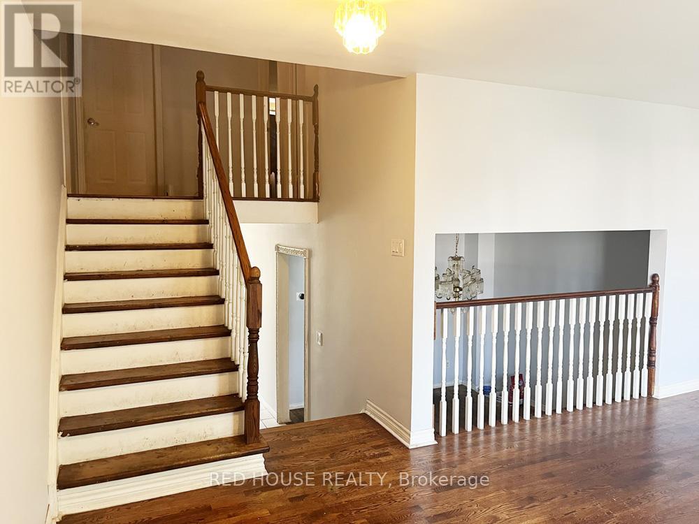 28 Kay Drive, Toronto, Ontario  M9V 4V6 - Photo 3 - W12411014