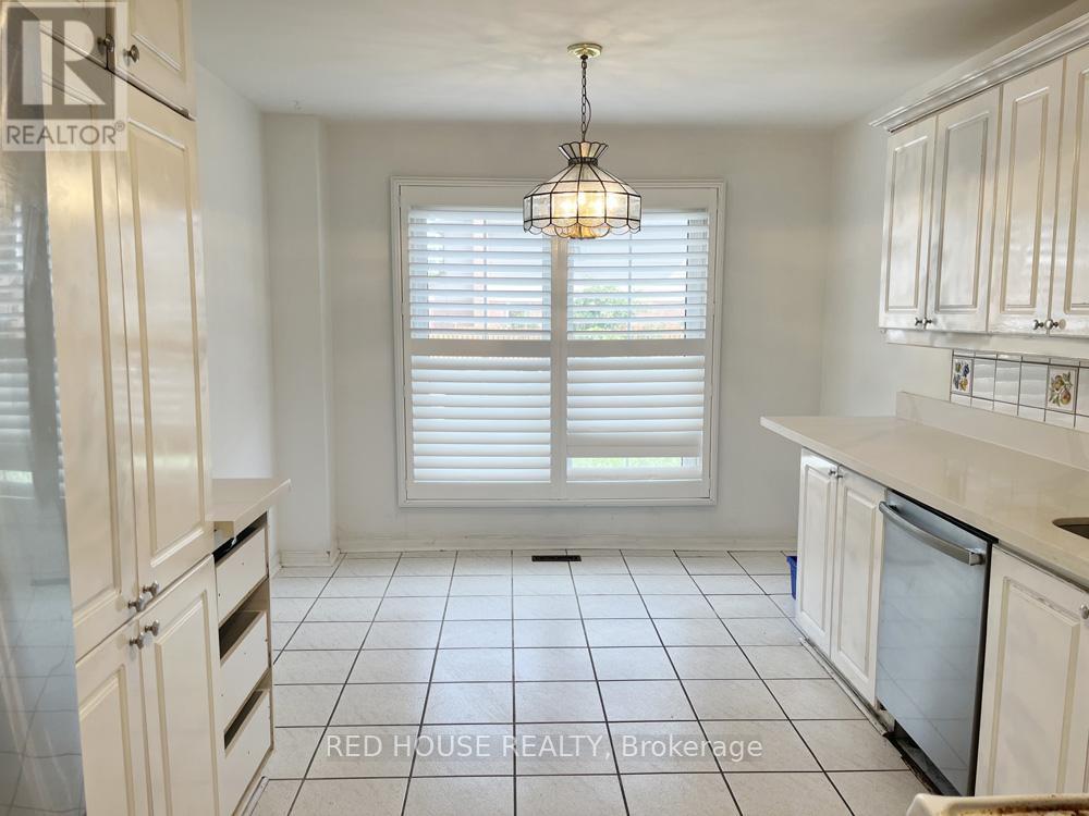 28 Kay Drive, Toronto, Ontario  M9V 4V6 - Photo 6 - W12411014