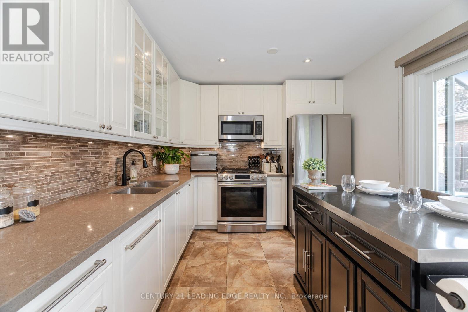 6303 Neuchatel Road, Mississauga, Ontario  L5N 2J7 - Photo 15 - W12411033