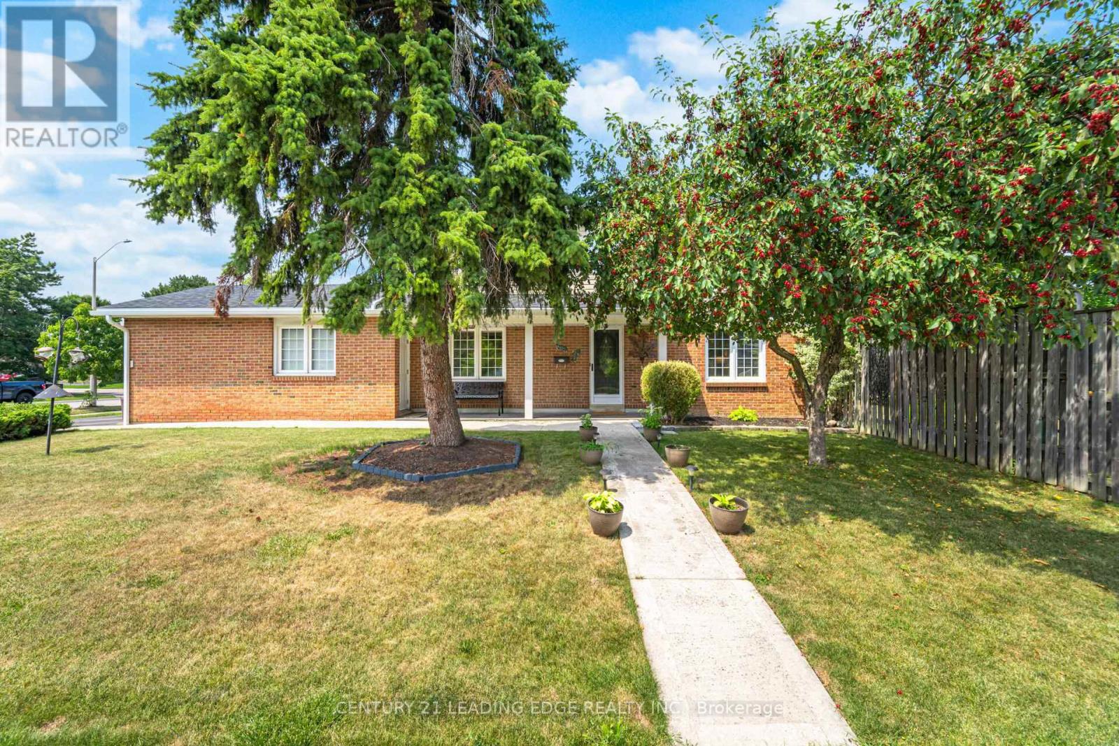 6303 Neuchatel Road, Mississauga, Ontario  L5N 2J7 - Photo 48 - W12411033