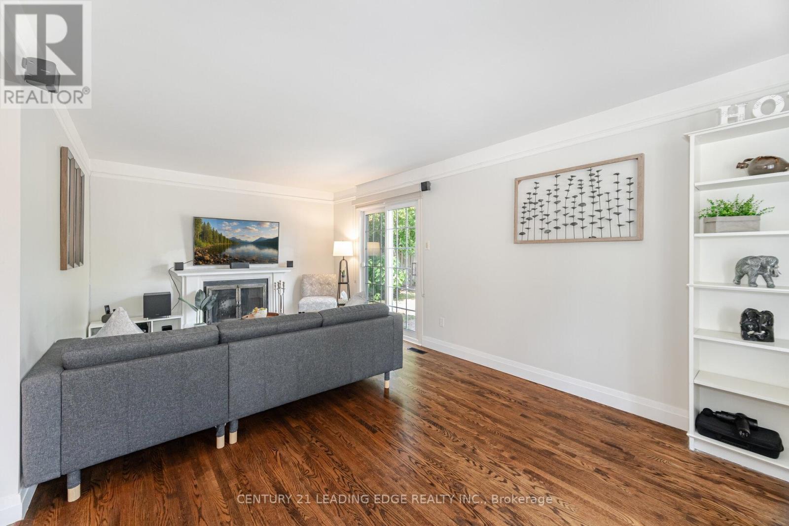6303 Neuchatel Road, Mississauga, Ontario  L5N 2J7 - Photo 6 - W12411033