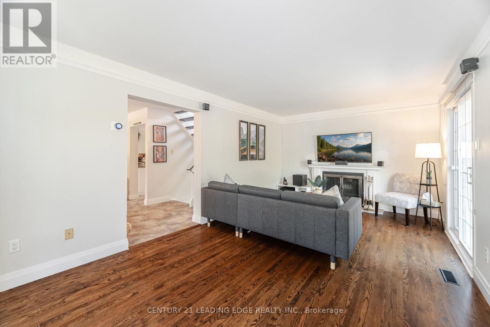 6303 Neuchatel Road, Mississauga, Ontario  L5N 2J7 - Photo 7 - W12411033
