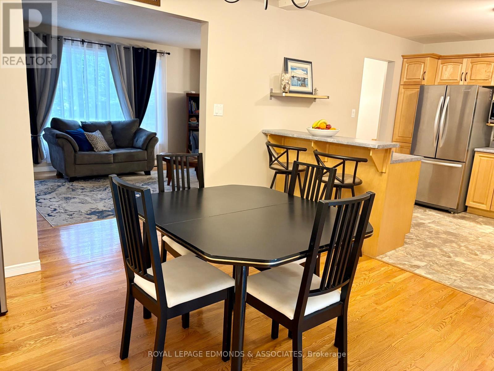 19 Selley Street, Petawawa, Ontario  K8H 3G9 - Photo 6 - X12355602