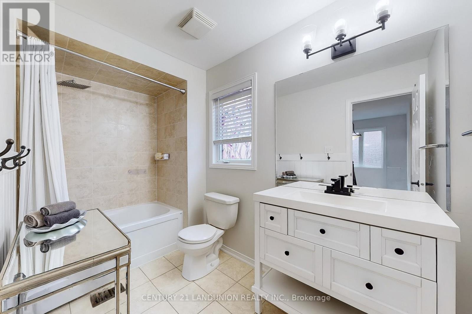 101 Gar Lehman Avenue, Whitchurch-Stouffville, Ontario  L4A 0W9 - Photo 20 - N12410181