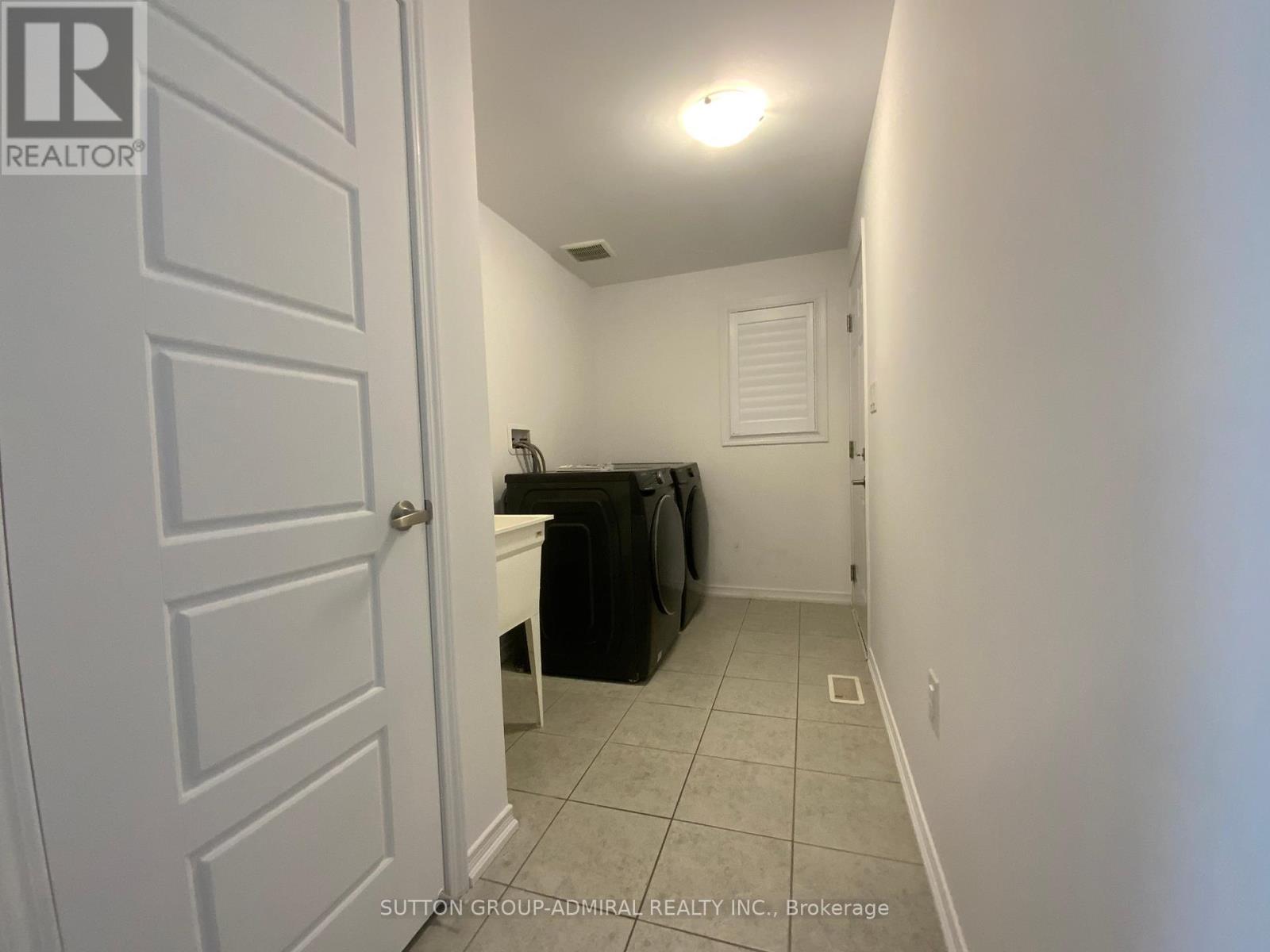 10 Beatty Avenue, Thorold, Ontario  L3B 0E9 - Photo 7 - X12411020