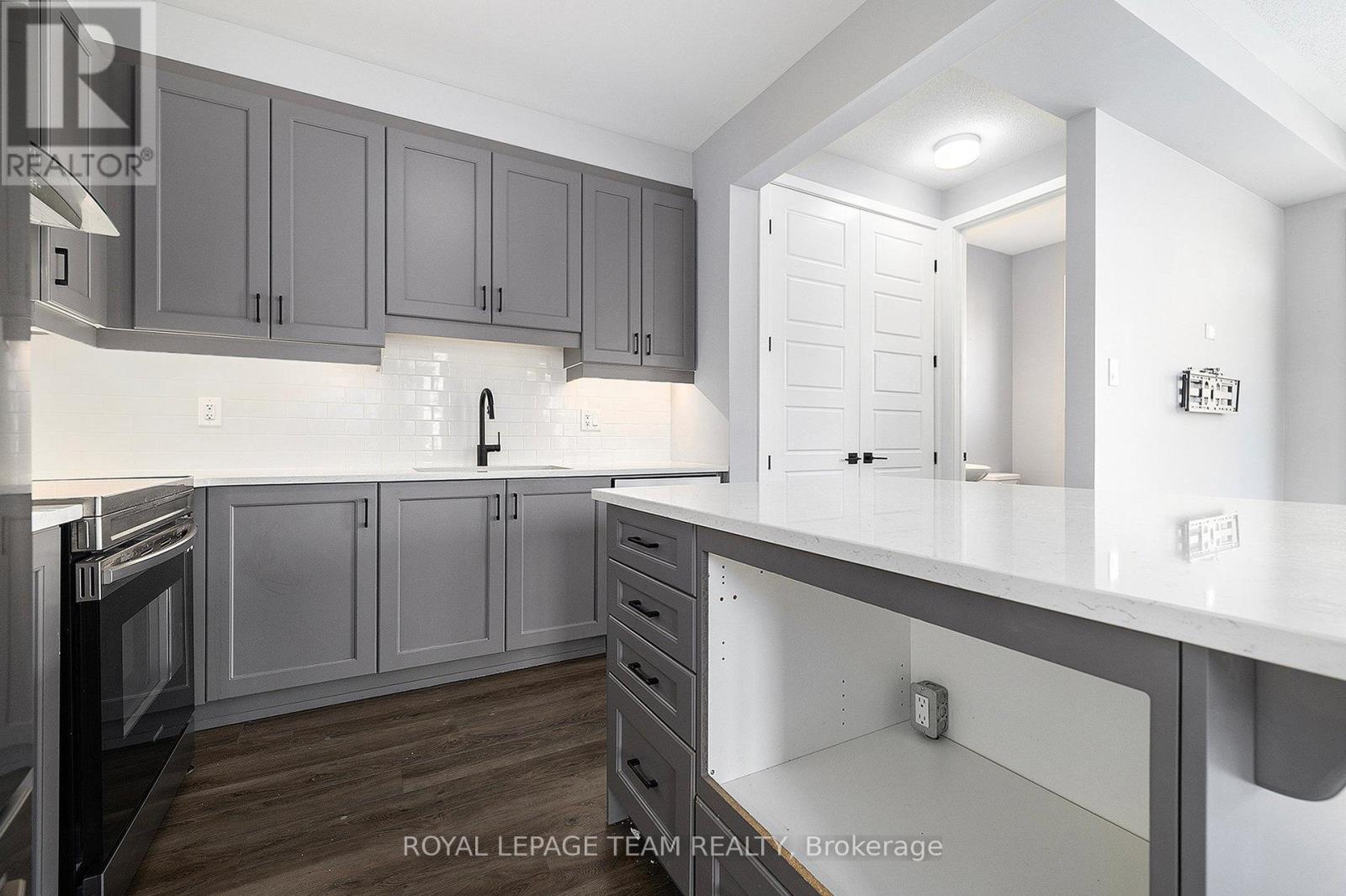165 Yearling Circle, Ottawa, Ontario  K0A 2Z0 - Photo 15 - X12411036