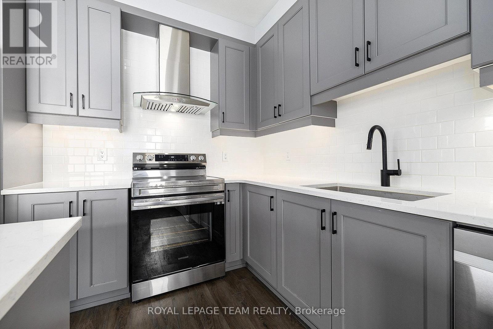 165 Yearling Circle, Ottawa, Ontario  K0A 2Z0 - Photo 16 - X12411036