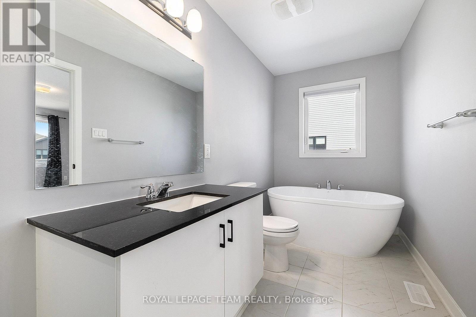165 Yearling Circle, Ottawa, Ontario  K0A 2Z0 - Photo 21 - X12411036