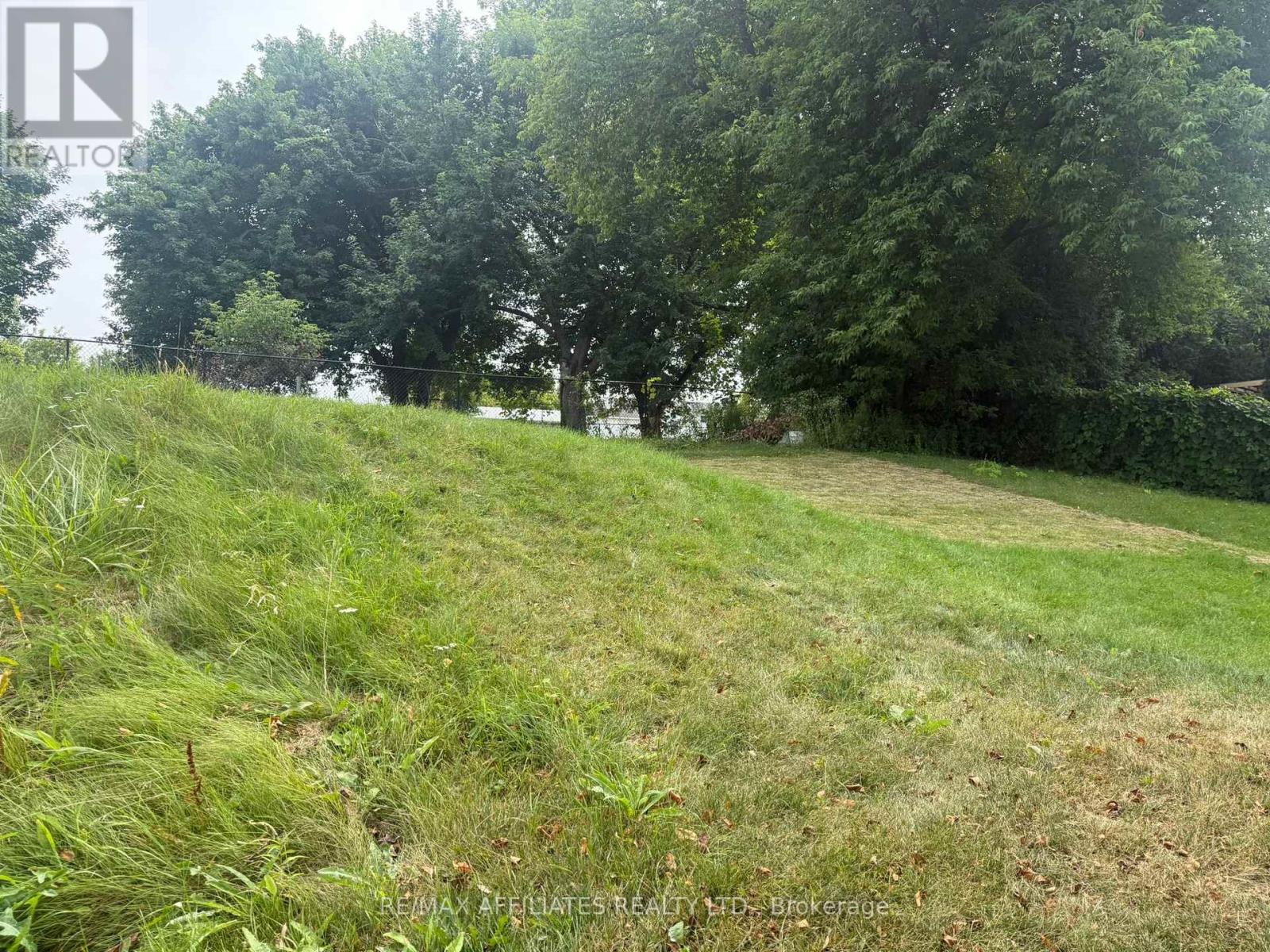 1868 Labonte Street, Clarence-Rockland, Ontario  K0A 1N0 - Photo 7 - X12411037