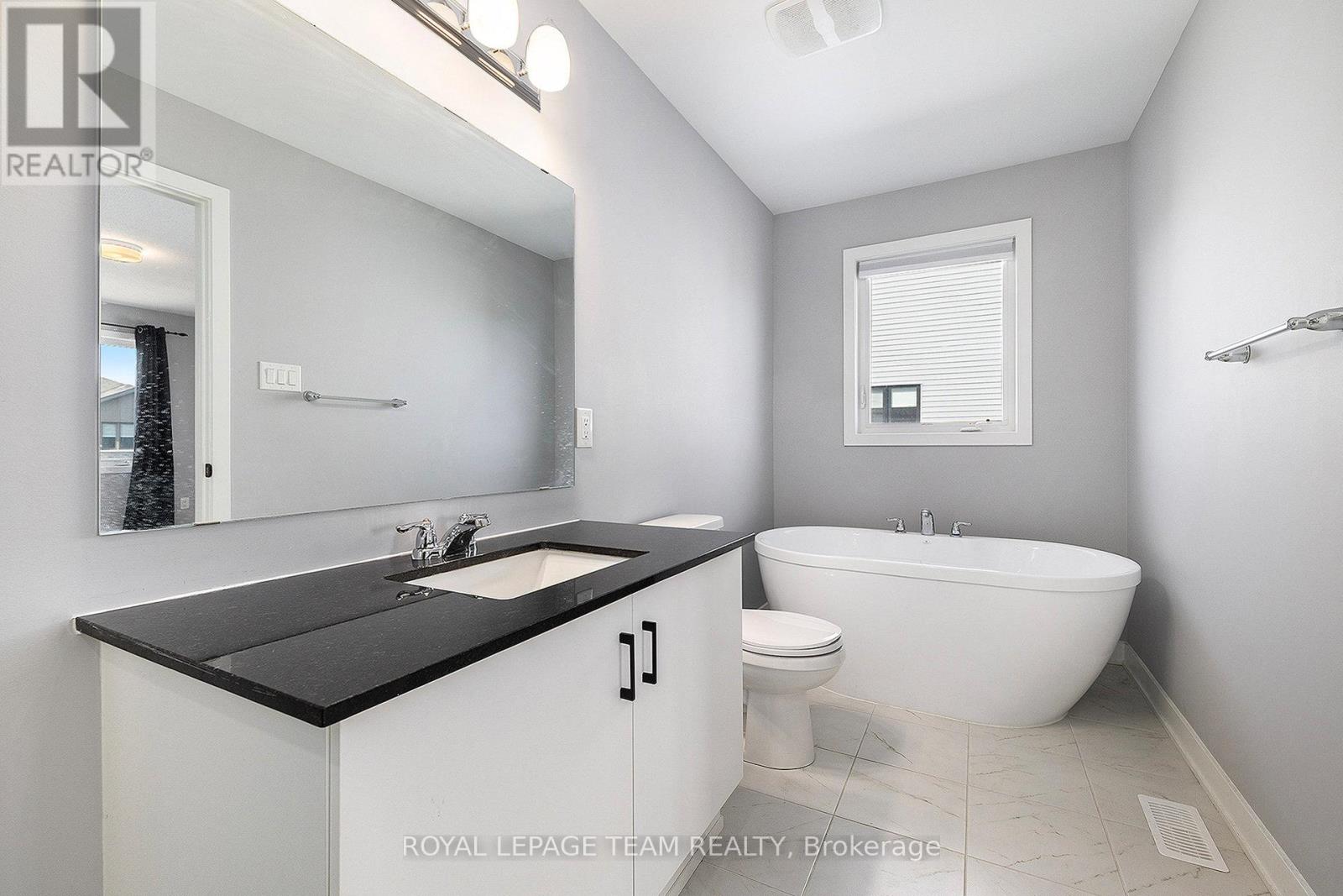 165 Yearling Circle, Ottawa, Ontario  K0A 2Z0 - Photo 20 - X12411057