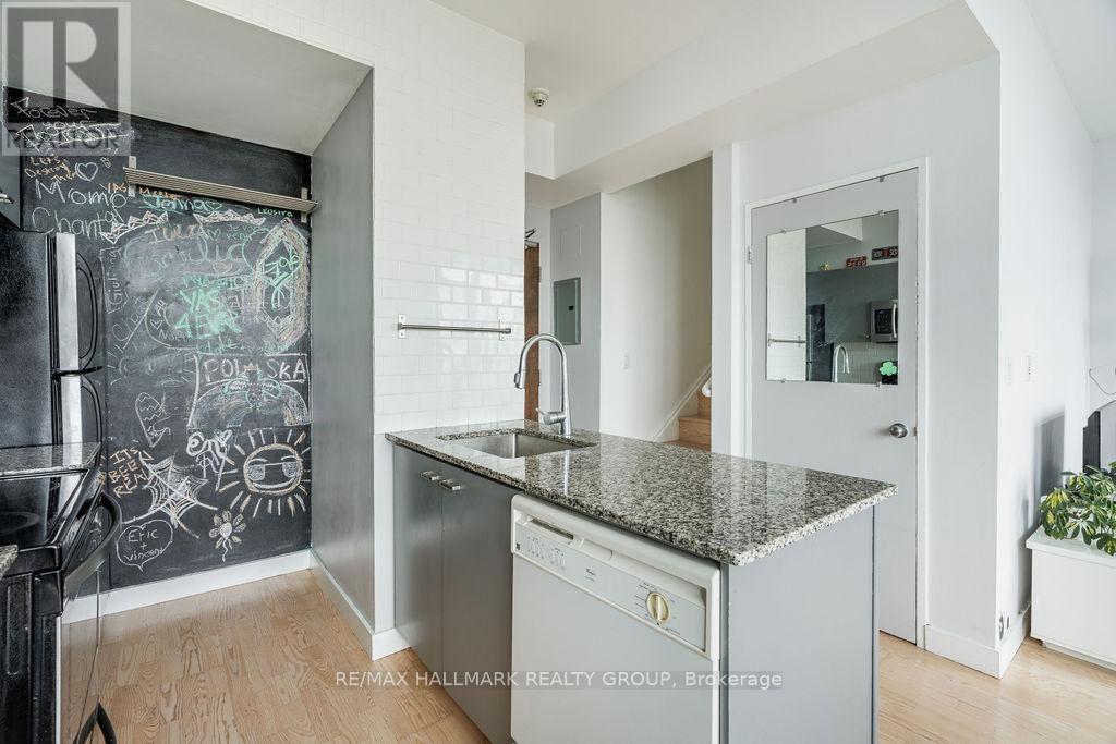 906 - 383 Cumberland Street, Ottawa, Ontario  K1N 1J7 - Photo 12 - X12411070