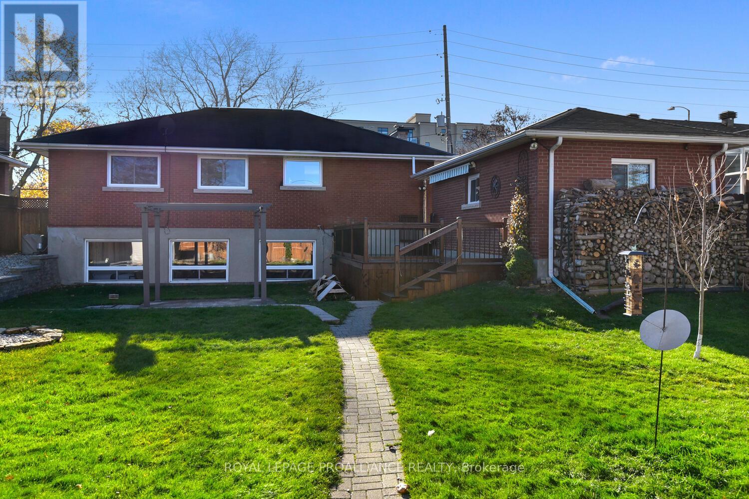 89 Stewart Boulevard, Brockville, Ontario  K6V 4W2 - Photo 25 - X12411067