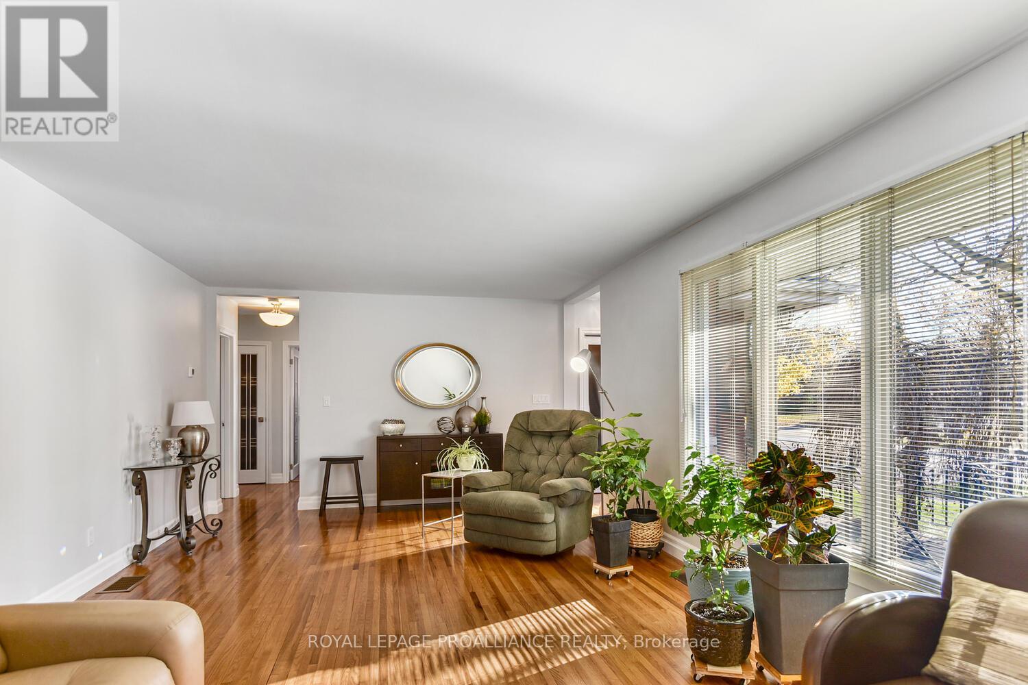 89 Stewart Boulevard, Brockville, Ontario  K6V 4W2 - Photo 6 - X12411067