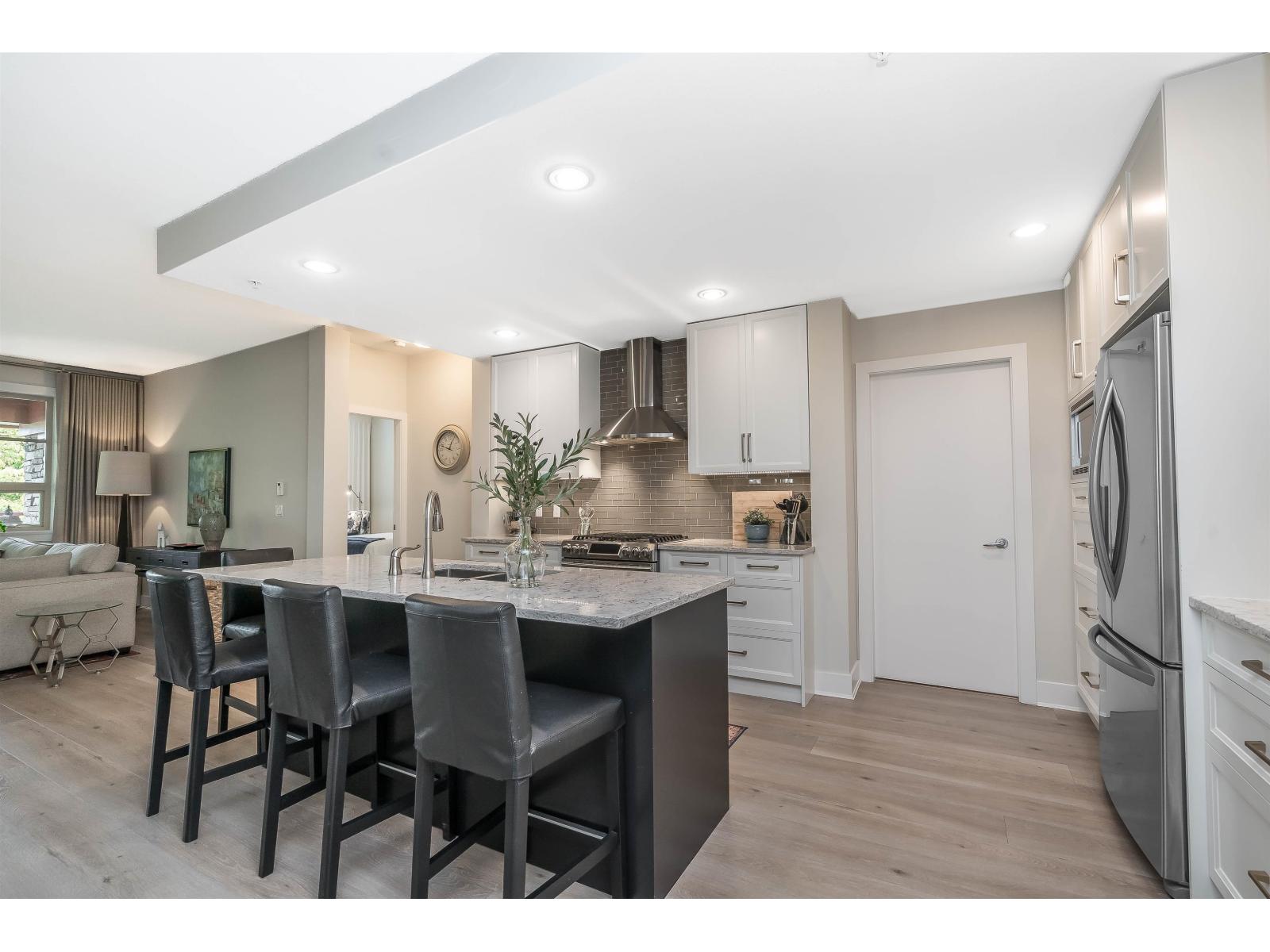 208 16477 64 Avenue, Surrey, British Columbia  V3S 6V7 - Photo 6 - R3048155
