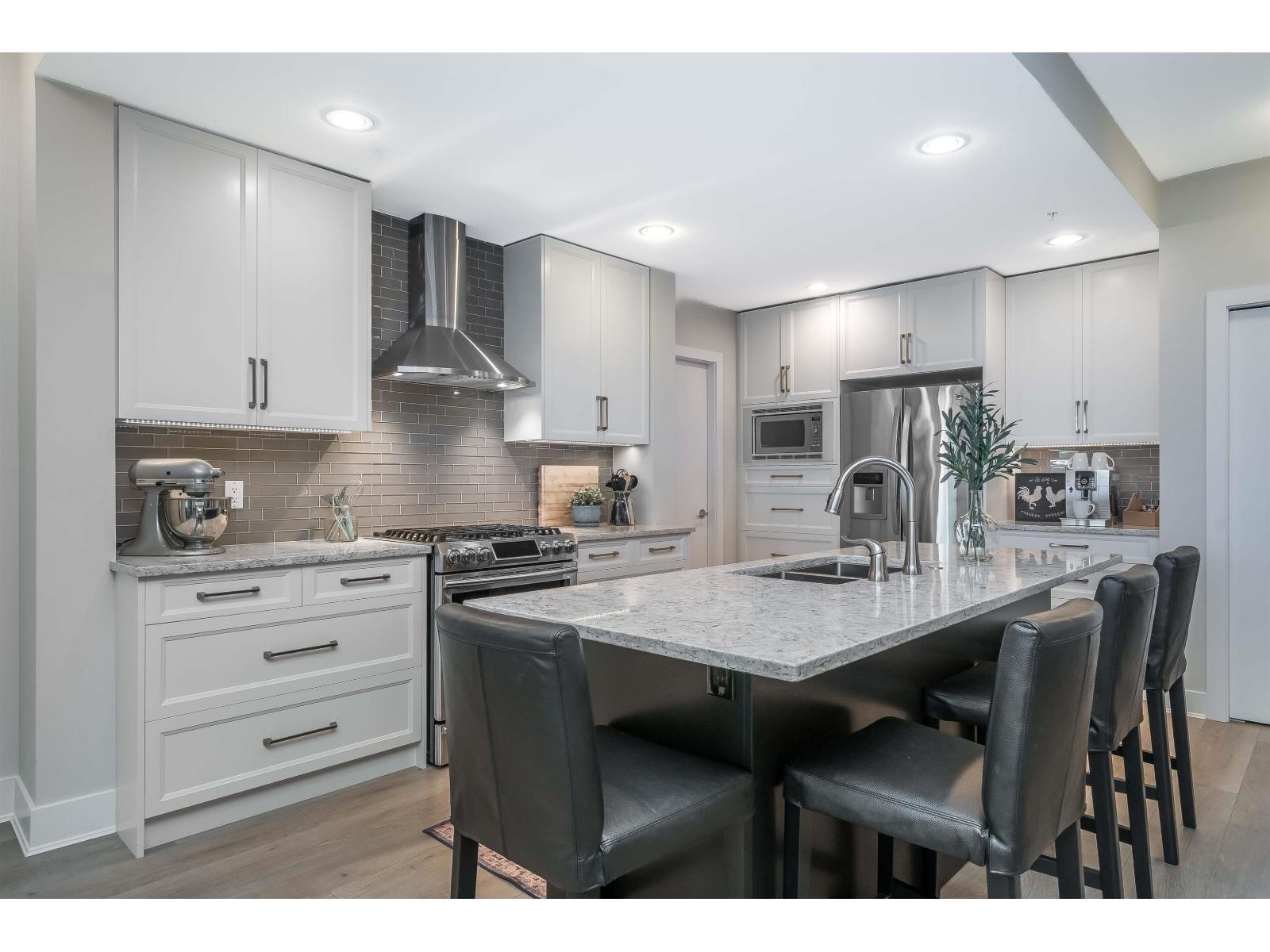 208 16477 64 Avenue, Surrey, British Columbia  V3S 6V7 - Photo 5 - R3048155