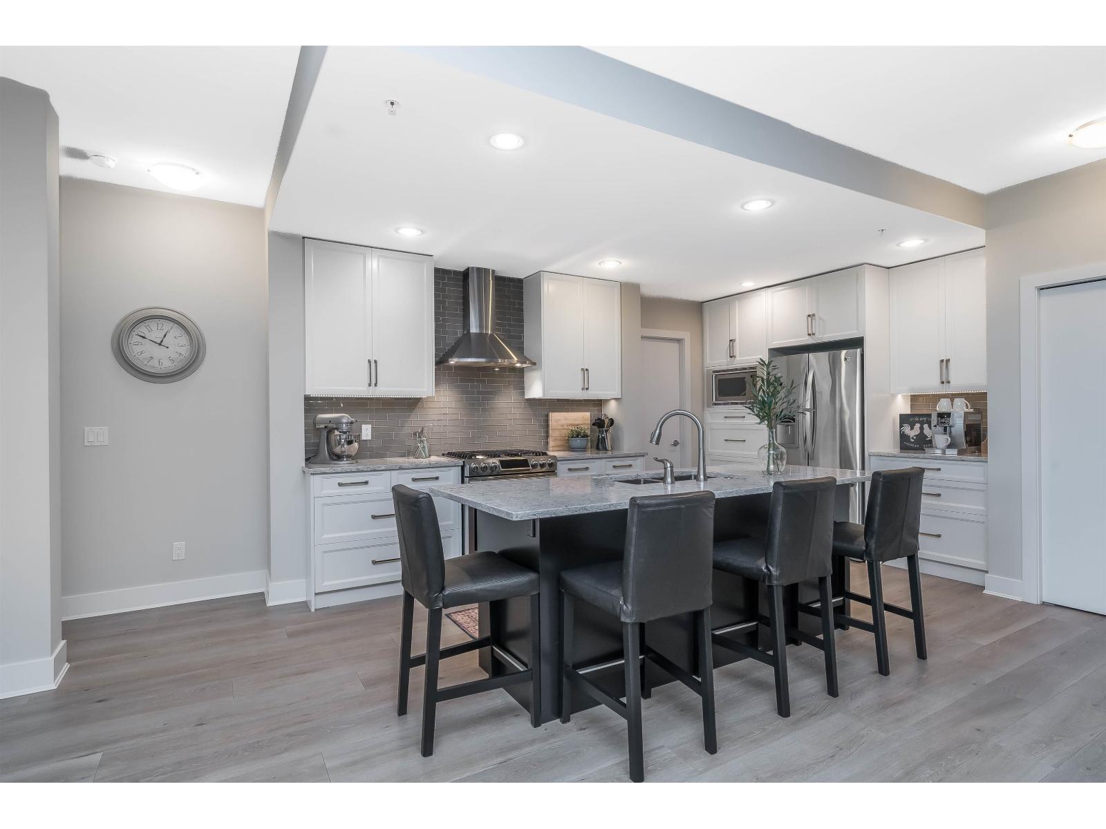 208 16477 64 Avenue, Surrey, British Columbia  V3S 6V7 - Photo 4 - R3048155
