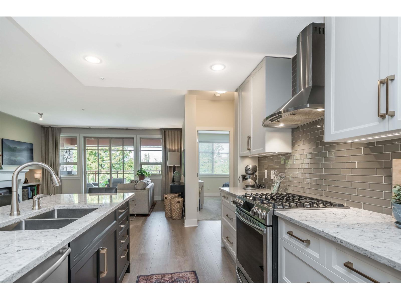 208 16477 64 Avenue, Surrey, British Columbia  V3S 6V7 - Photo 7 - R3048155