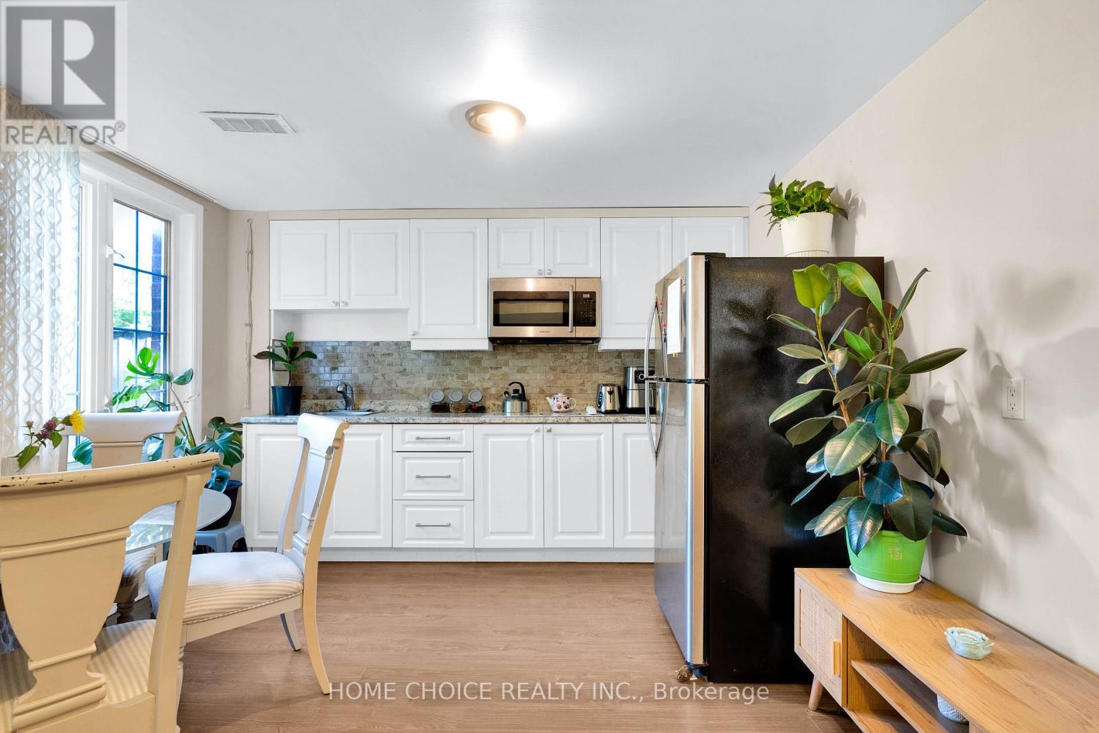 328 Rita's Avenue N, Newmarket, Ontario  L3X 2N2 - Photo 39 - N12411065